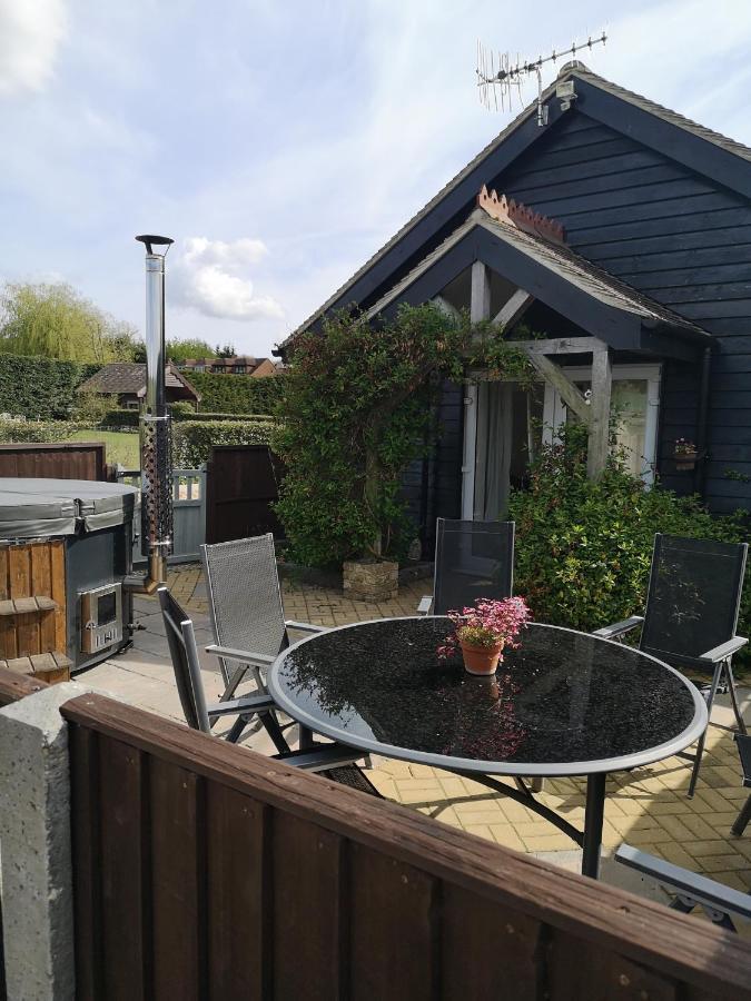Oak Cottage With Private Log Fired Hot Tub Maidstone Zewnętrze zdjęcie